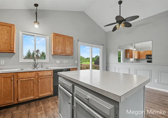 Homes for sale in Belding, MI | 105 Pineview Dr, Belding, MI 48809 | MLS# 70542577