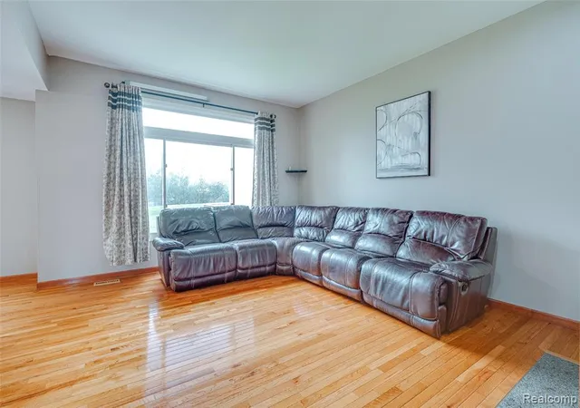 Photo 4 of Condo for sale at 43470 Algonquin Dr, Novi, MI 48375 | MLS# 61025995 | Listing updated on 2026-09-05