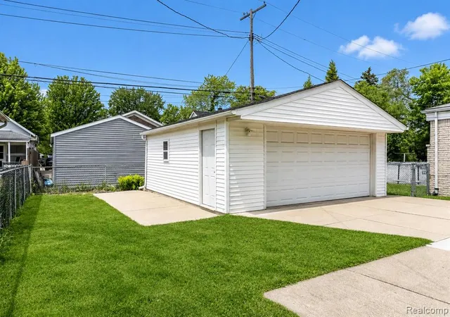 Homes for sale in Lincoln Park, MI | 4156 Burns Ave, Lincoln Park, MI 48146 | MLS# 60996738