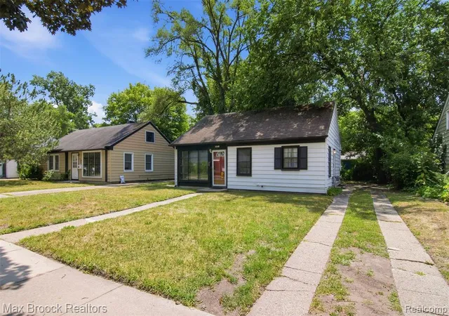 Photo 1 of Single family home for sale at 10431 Corning St, Oak Park, MI 48237 3919 | MLS# 61014026 | Listing updated on 2026-08-27