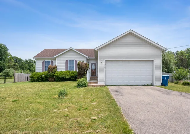 Homes for sale in Coopersville, MI | 340 64th Ave, Coopersville, MI 49404 | MLS# 70537878