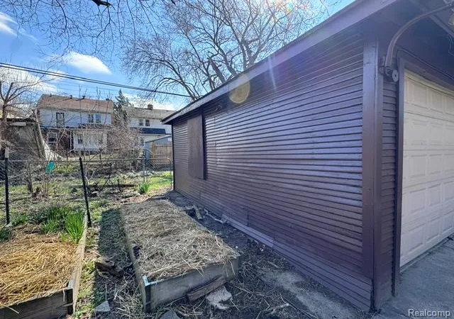 Photo 4 of Single family home for sale at 16814 Parkside St, Detroit, MI 48221 3155 | MLS# 61023591 | Listing updated on 2026-08-25