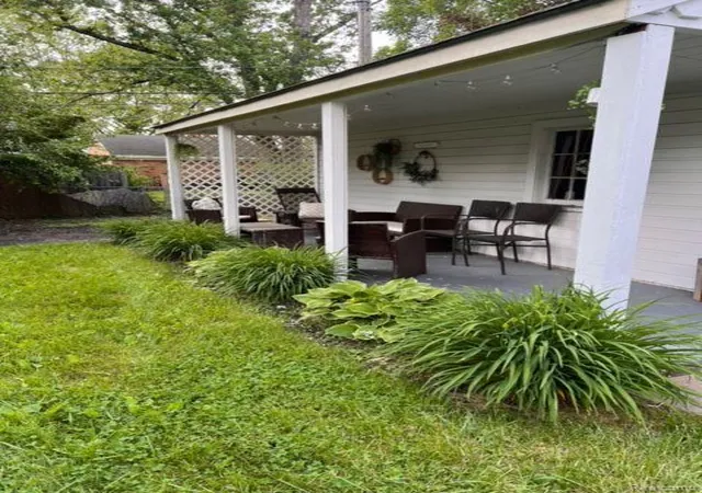 Photo 4 of Sale Pending at 19765 Sumner, Redford, MI 48240 | MLS# 60309742 | Listing updated on 2025-06-20
