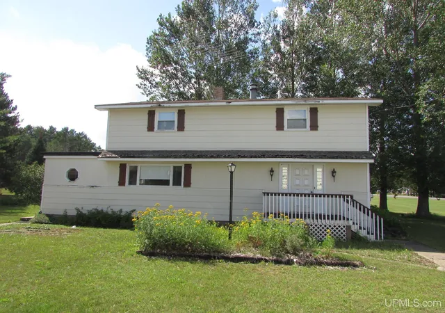 Photo 3 of Single family home for sale at 11985 Hwy M 38, Pelkie, MI 49958 | MLS# 50195372 | Listing updated on 2026-09-01