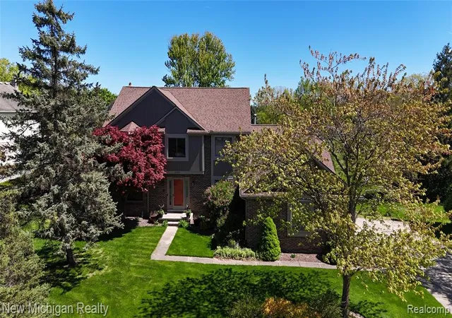 Photo 2 of Single family home for sale at 22200 Heatheridge, Northville, MI 48167 | MLS# 61018831 | Listing updated on 2026-08-12
