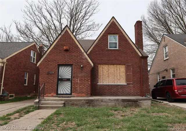 Homes for sale in Detroit, MI | 17225 Shaftsbury Ave, Detroit, MI 48219 | MLS# 60984042