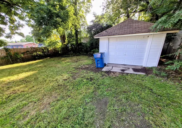 36th image of 1211 Wayside Rd, Kalamazoo, MI 49048 | MLS# 70554105