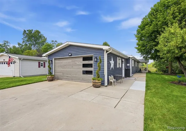 Homes for sale in Linden, MI | 865 Beach Buggy Ln, Linden, MI 48451 | MLS# 61008105