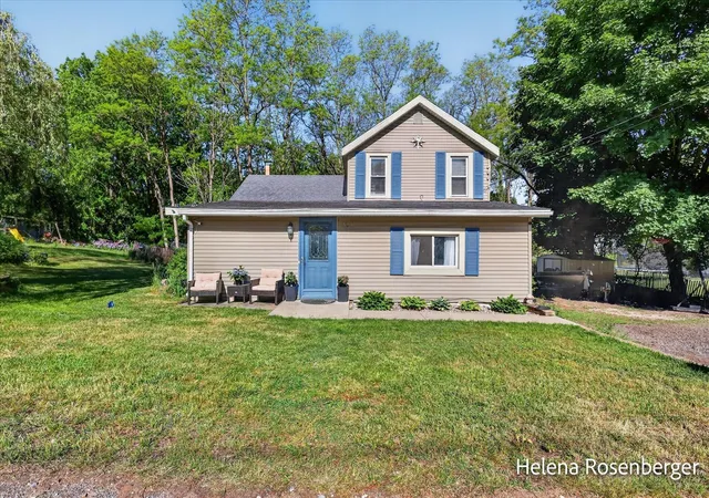 Homes for sale in Greenville, MI | 323 N Mills St, Greenville, MI 48838 | MLS# 70536579