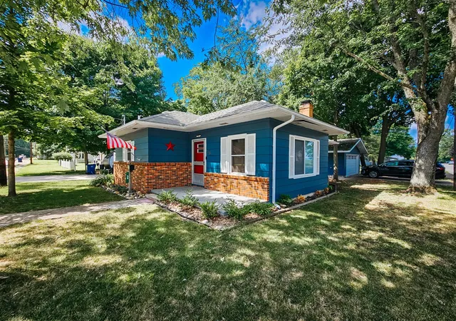 Homes for sale in Hillsdale, MI | 58 Salem St, Hillsdale, MI 49242 | MLS# 70529989