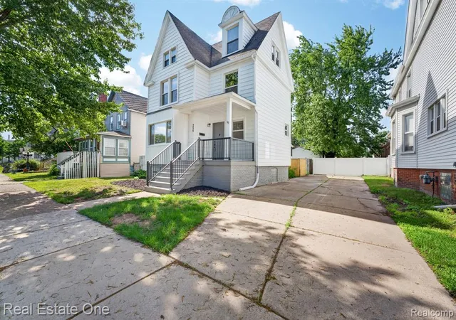 Homes for sale in Wyandotte, MI | 255 Poplar St, Wyandotte, MI 48192 | MLS# 61002187
