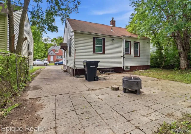 Homes for sale in Detroit, MI | 8240 Fielding St, Detroit, MI 48228 | MLS# 61005681