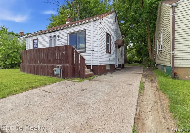 Homes for sale in Detroit, MI | 8240 Fielding St, Detroit, MI 48228 | MLS# 61005681