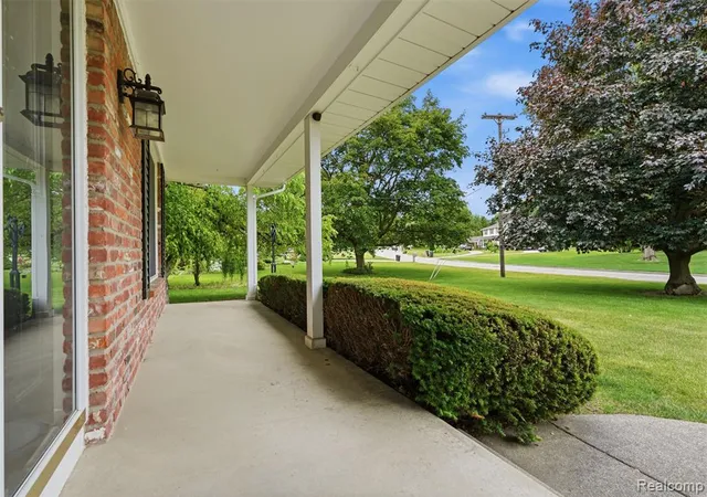Homes for sale in Grand Blanc, MI | 9277 Burning Tree Dr, Grand Blanc, MI 48439 | MLS# 61004011