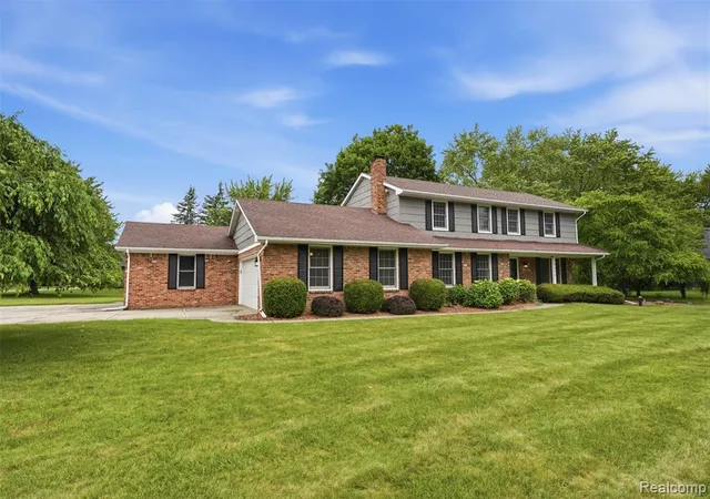 Homes for sale in Grand Blanc, MI | 9277 Burning Tree Dr, Grand Blanc, MI 48439 | MLS# 61004011