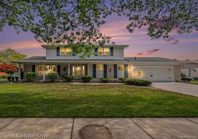 Photo 1 of Single family home for sale at 1524 3 Lakes Dr, Troy, MI 48085 | MLS# 61013247 | Listing updated on 2026-07-22