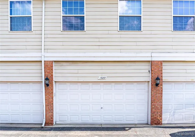 Listing Photo 2 - Condo for sale in building located at 13207Th St Ervin Ave, Detroit, MI 48215 3353 - Unit #26