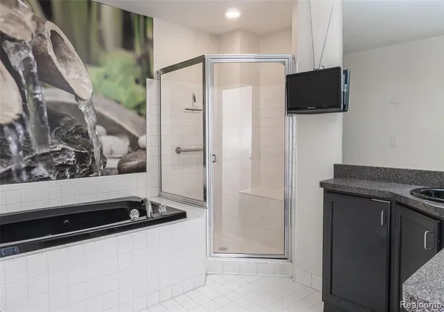 Listing Photo 4 - Condo for sale in building located at 13207Th St Ervin Ave, Detroit, MI 48215 3353 - Unit #26