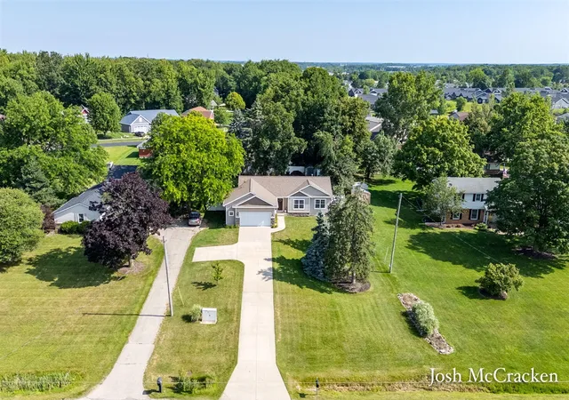 Homes for sale in Caledonia, MI | 5195 76Th St, Caledonia, MI 49316 | MLS# 70543959