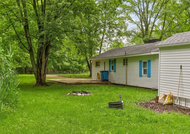 5th image of 47202 N Sunset Cir, Bloomingdale, MI 49026 | MLS# 70538481