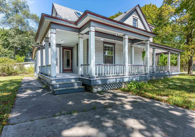 Photo 4 of Single family home for sale at 501 N Cayuga St, Gladwin, MI 48624 | MLS# 50188382 | Listing updated on 2026-10-10