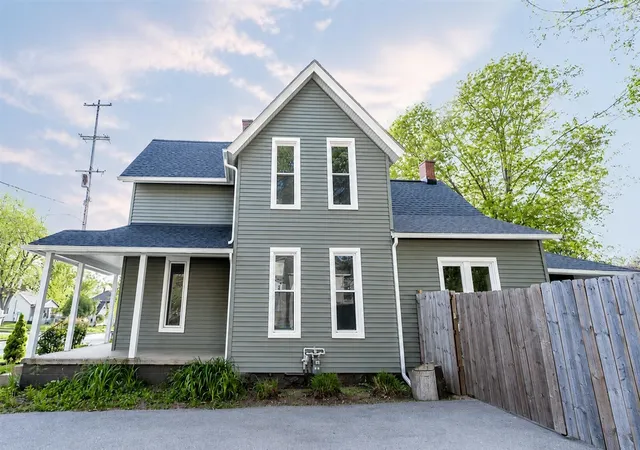 Homes for sale in Grand Rapids, MI | 543 Leonard St, Grand Rapids, MI 49503 | MLS# 70536778