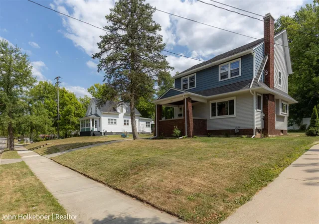 Photo 2 of Sale Pending at 1948 Boston St, Grand Rapids, MI 49506 | MLS# 70548168 | Listing updated on 2026-08-05