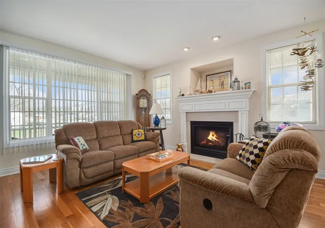 4th image of 100 N Eagle St, New Buffalo, MI 49117 | MLS# 70520637