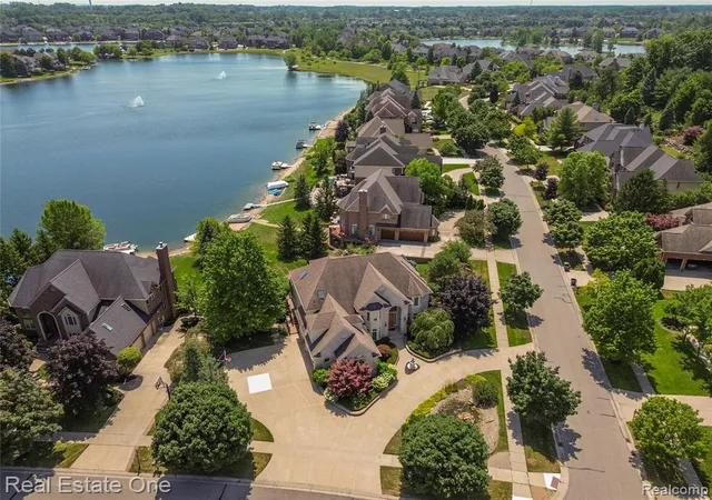 Photo 4 of Single family home for sale at 18218 Clairmont Cir, Northville, MI 48168 | MLS# 61011973 | Listing updated on 2026-08-09