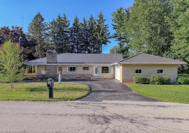 Single family home for sale at 3999 N Castor Rd, Coleman, MI 48618 | MLS# 50217632