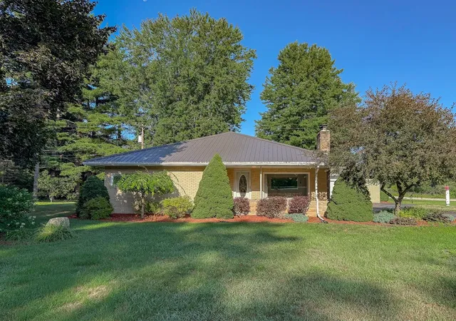 Photo 3 of Single family home for sale at 3999 N Castor Rd, Coleman, MI 48618 | MLS# 50217632 | Listing updated on 2026-09-24