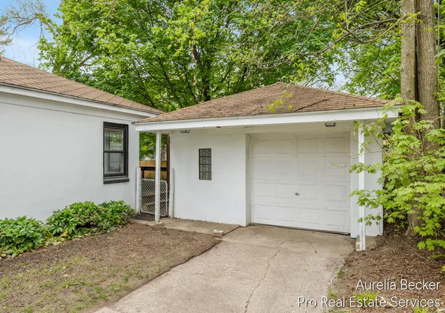 Homes for sale in Grand Rapids, MI | 2911 Foster Ave, Grand Rapids, MI 49505 | MLS# 70529596