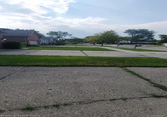 30th image of 20120 Salisbury St, Saint Clair Shores, MI 48080 1661 | MLS# 60971457