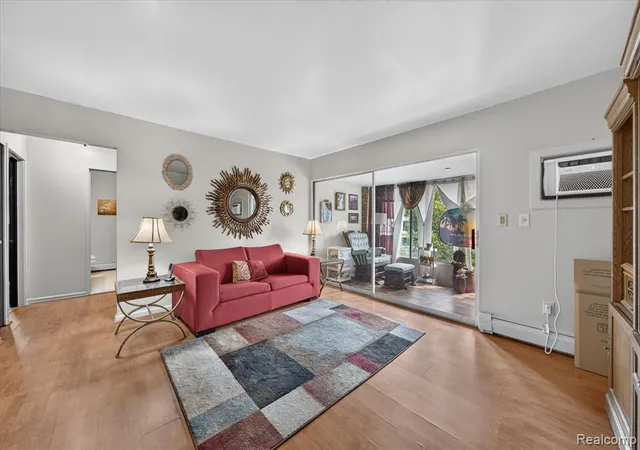 Listing Photo 4 - Condo for sale in building located at 32050 Grand River Ave, Farmington, MI 48336 - Unit #56
