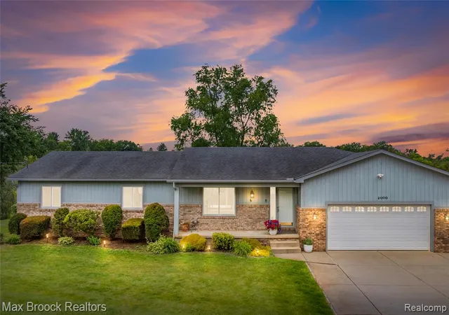 Photo 1 of Single family home for sale at 2000 Matthew St, Commerce Township, MI 48390 | MLS# 61015085 | Listing updated on 2026-08-15