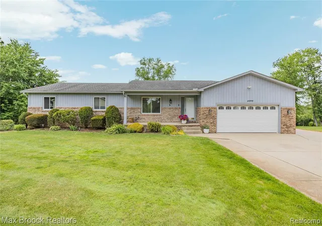 Photo 2 of Single family home for sale at 2000 Matthew St, Commerce Township, MI 48390 | MLS# 61015085 | Listing updated on 2026-08-15