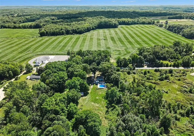 Photo 3 of Single family home for sale at 8967 Eighteen Mile Rd, Cedar Springs, MI 49319 | MLS# 70555147 | Listing updated on 2026-09-13