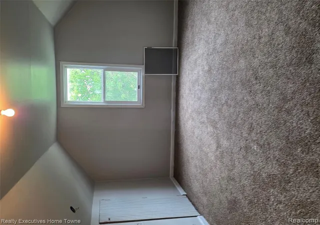 Photo 4 of Single family home for sale at 16409 Owen Ave, Eastpointe, MI 48021 | MLS# 61020956 | Listing updated on 2026-08-23