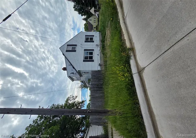 Photo 5 of Single family home for sale at 16409 Owen Ave, Eastpointe, MI 48021 | MLS# 61020956 | Listing updated on 2026-08-23