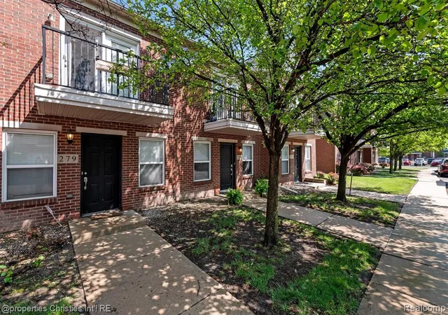 2nd image of 281 E Palmer St, Detroit, MI 48202 3823