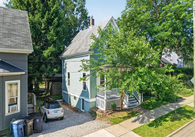 Photo 3 of Single family home for sale at 207 W Jefferson St, Ann Arbor, MI 48103 | MLS# 70545050 | Listing updated on 2026-10-05