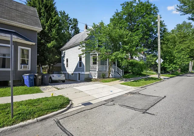 Photo 4 of Single family home for sale at 207 W Jefferson St, Ann Arbor, MI 48103 | MLS# 70545050 | Listing updated on 2026-10-05