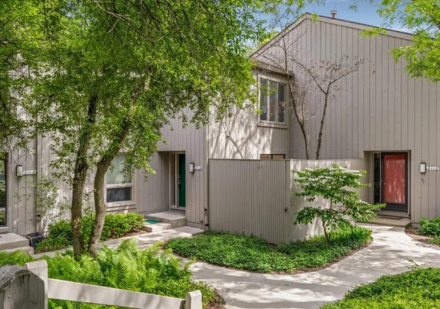 1st image of 2112 Overlook Ct, Ann Arbor, MI 48103 | MLS# 70534693