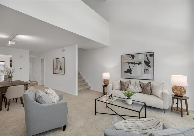 3rd image of 2112 Overlook Ct, Ann Arbor, MI 48103 | MLS# 70534693