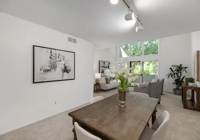 4th image of 2112 Overlook Ct, Ann Arbor, MI 48103 | MLS# 70534693
