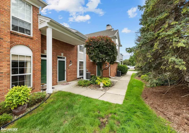 2nd image of 52392 Heatherstone Ave, Macomb, MI 48042 | MLS# 50218476