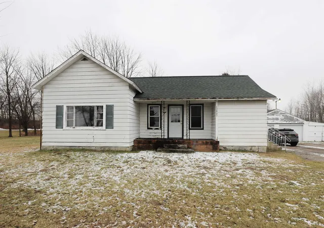 Homes for sale in Chesaning, MI | 12803 Brady Rd, Chesaning, MI 48616 | MLS# 50197532