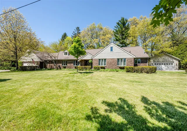 Homes for sale in Union Pier, MI | 10575 Kissman Dr, Union Pier, MI 49129 | MLS# 70532145