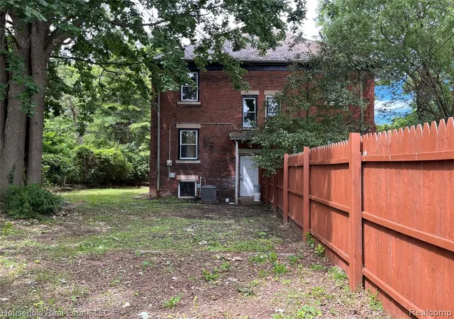 Photo 2 of Single family home for sale at 4440 Commonwealth St, Detroit, MI 48208 2915 | MLS# 61002845 | Listing updated on 2026-10-07
