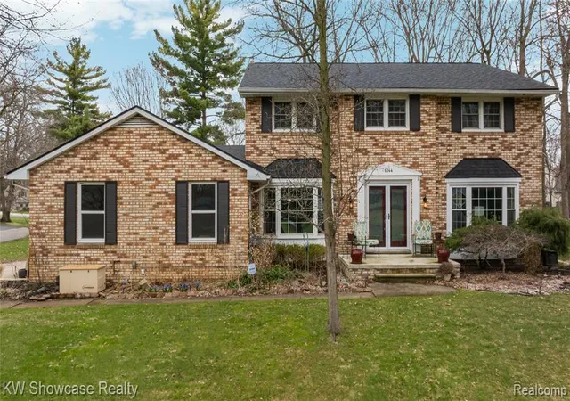 Homes for sale in Commerce Township, MI | 6144 Venice Dr, Commerce Township, MI 48382 | MLS# 60983267